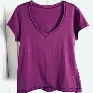 Lululemon Women's Sz L  Purple V-Neck Top